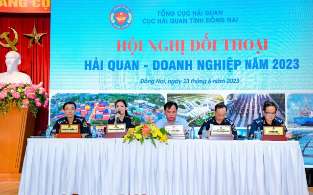 Dong Nai Customs: Meeting and Engaging with Businesses to Resolve Difficulties in 2023.